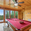 Отель Panoramic View 6 Bedroom Cabin by RedAwning, фото 17