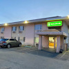 Отель Travelers Inn Medford, фото 1