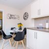 Отель Modern apartment in Crewe by 53 Degrees Property, ideal for long-term Business & Contractors - Sleep, фото 5