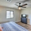 Отель Updated Home W/patio, 5 Mins to Lake Havasu!, фото 2