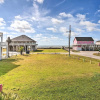 Отель Coastal Crystal Beach House - Walk to Beach!, фото 18