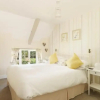 Отель Windy Ridge Cottage - 5 Bedroom Holiday Home - Oxwich, фото 27