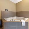 Отель Quality Inn, фото 8