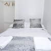 Отель Beautiful and Spacious House in South East London, фото 4