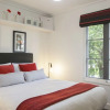 Отель Boutique Stays - Wellington Mews, East Melbourne, фото 2
