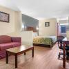 Отель Econo Lodge Inn And Suites, фото 3