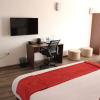 Отель Spacious 1-bed Studio at The Crossroads Hotel, фото 2