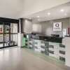 Отель Quality Inn & Suites, фото 2
