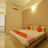Отель OYO 4594 Apartment Krish Inn, фото 16