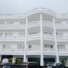 Отель OYO 696 Hasanah Guest House Syariah De Saphire в Маланге