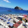 Отель Apartment with one bedroom in Ischia with wonderful sea view and terrace 20 m from the beach, фото 6
