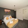 Отель Pinfold Suite - Chester Road Apartments by Premier Serviced Accommodation в Макклсфилде