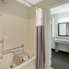 Отель La Quinta Inn & Suites by Wyndham Harrisburg Airport Hershey, фото 8