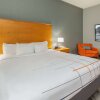 Отель La Quinta Inn & Suites by Wyndham Bridgeport, фото 20