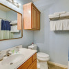 Отель Central College Station Townhome w/ Community Pool, фото 8