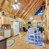 Отель Horsin' Around 3 Bedroom Cabin by Redawning, фото 5