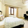 Отель Bluo 1Bhk - Defence Colony Market, Lift, Balcony, фото 5