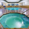 Отель La Quinta Inn & Suites by Wyndham Floresville, фото 14