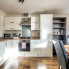 Отель Bright 2Br Flat With Good Links To City Centre, фото 13