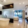 Отель Saigon Suites Collection by Idg in D1, фото 13