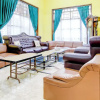 Отель OYO 94009 Homestay Ndalem Kademangan, фото 15