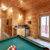 Отель SmokyStays 5 Bedroom Cabin, фото 20