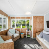Отель The Long House - Waikanae Holiday Home, фото 2