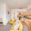 Отель Bright 2 bedroom in Southsea. 8 min walk to seafront, фото 5