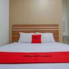 Отель RedDoorz near Living Plaza Purwokerto, фото 21