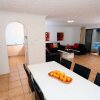 Отель St Tropez Apartments, фото 2