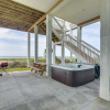Отель Beachfront Gilchrist Retreat: Hot Tub + Bay Views, фото 18