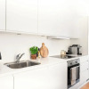 Отель Sanders Leaves - Charming 3-bdr Apt With City View, фото 22