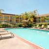 Отель Cortona Inn & Suites Anaheim Resort, фото 20