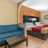 Отель Econo Lodge, фото 4