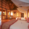 Отель Crater Safari Lodge, фото 1