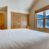 Отель Newly Renovated, 4br Red Hawk Townhome 2338- Kids Ski Free 4 Bedroom Townhouse, фото 5