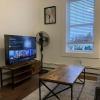Отель Gorgeous 1-bedroom Condo Downtown Wifi Smart TV, фото 4