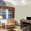 Отель Microtel Inn & Suites by Wyndham Wilson, фото 10