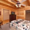 Отель Mountain Sunrise - Five Bedroom Cabin, фото 6