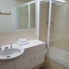Отель Burgess @ Kings Beach Apartments, фото 9