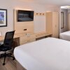 Отель Holiday Inn Express & Suites Cincinnati - Mason, an IHG Hotel, фото 35