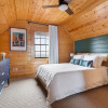 Отель Bears Den Rustic Mountain Hideaway 6 Bedroom Home by Overmoon, фото 4