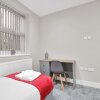 Отель Crown Place 2 & 3 Bedroom Luxury Apts. with Parking in Shepperton, фото 2