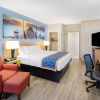 Отель Days Inn & Suites by Wyndham Savannah Midtown, фото 6