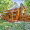 Отель Bearfootin' 3 Bedroom Cabin by Redawning, фото 19