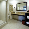 Отель DoubleTree by Hilton Claremont, фото 7