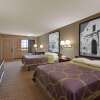 Отель Super 8 by Wyndham San Antonio/Riverwalk Area, фото 12