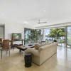 Отель Stunning Riverfront Apartment in Noosaville - Unit 2 Wai Cocos 215 Gympie Terrace, фото 12