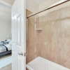 Отель BRAND NEW Garden View Condo Minutes to Disney, фото 6