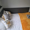 Отель Impeccable 4-bed House in London With Jacuzzi, фото 1